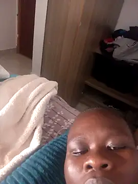 MINNYIRI live sex cam