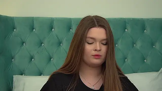 CrystalLyons live sex cam