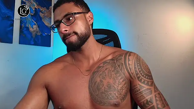 LiamGarcia1 live sex cam