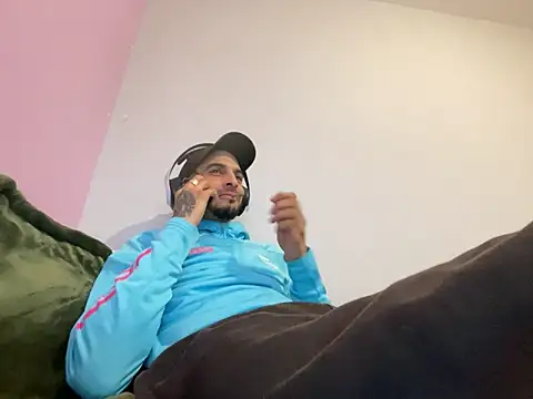 Rebeu313 live sex cam