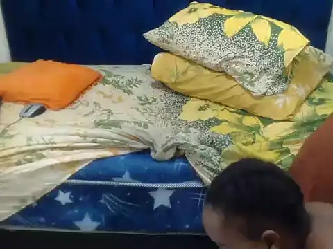 CurvyAssXX21's cam snapshot