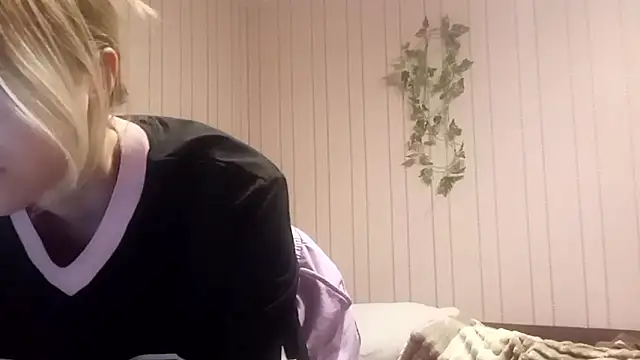 RunawayBr1de's cam snapshot