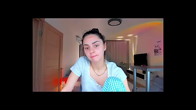 EmiliaZen's cam snapshot