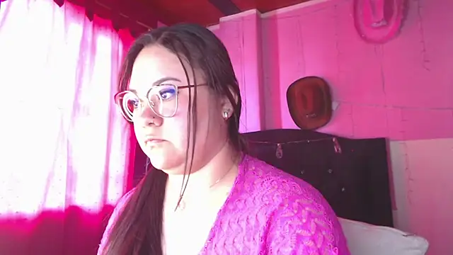 NikkiRous_'s cam snapshot