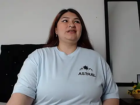 LauraHorny69's cam snapshot