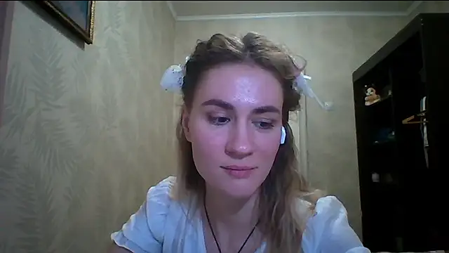 DeanneGilcher's cam snapshot