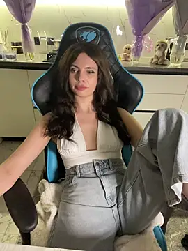 CurlyLara live sex cam