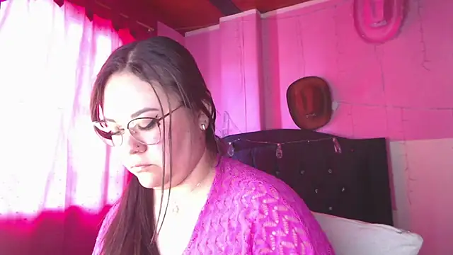 NikkiRous_'s cam snapshot