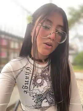 StrawberryPink_'s cam snapshot