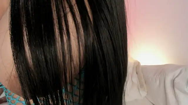 Hannahx__ live sex cam