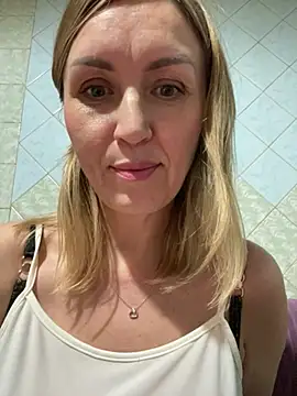 RainyAngel17's cam snapshot