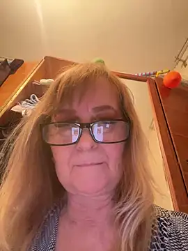 Irina2909@xh's cam snapshot