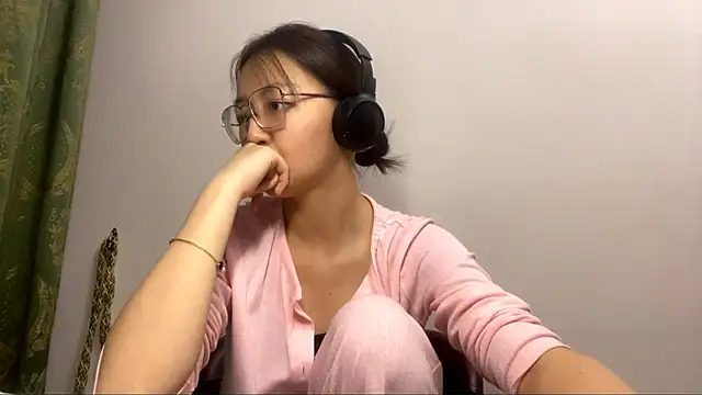 LinaClous's cam snapshot