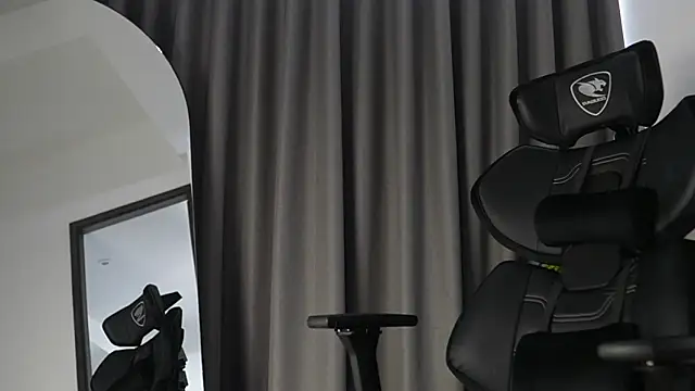 Max_cortes1 live sex cam