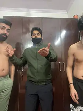 John_desihunk live sex cam