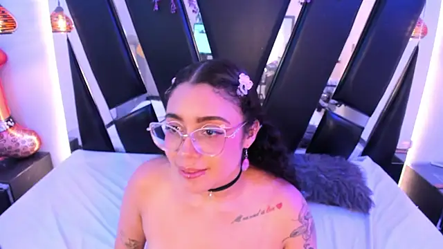 antonelllepiercee live sex cam