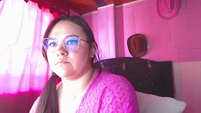 NikkiRous_'s Stripchat show and profile