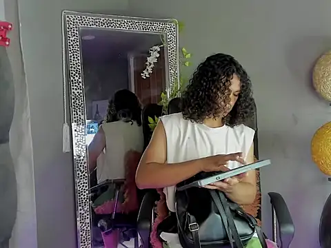 dylaans19 live sex cam