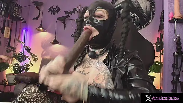 fetishkinkymeganx live sex cam