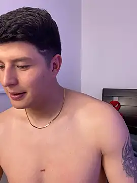 Goldenknight33 live sex cam