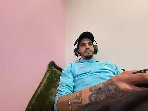 Rebeu313 live sex cam