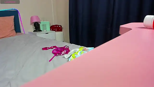 BritneyLix's cam snapshot