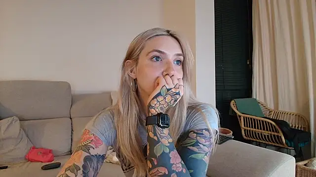 tattoobbgirl live sex cam