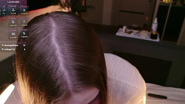 bratwifelina's cam snapshot