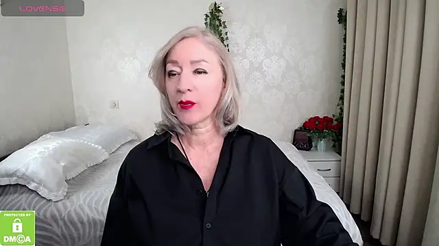 hunters_woman's cam snapshot