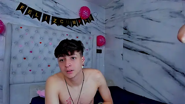 Ari_and_Storm live sex cam