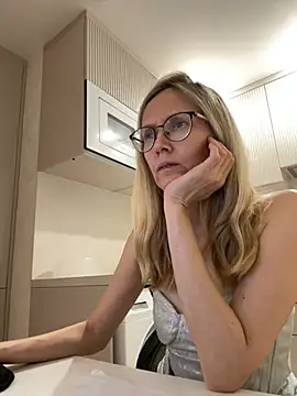 MollyStory's cam snapshot