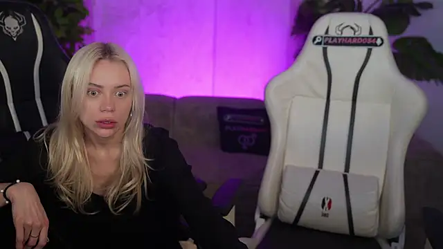 Britney054 live sex cam