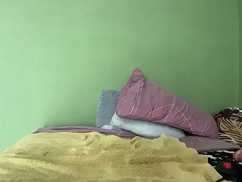 PrettyGirlMercedes live sex cam