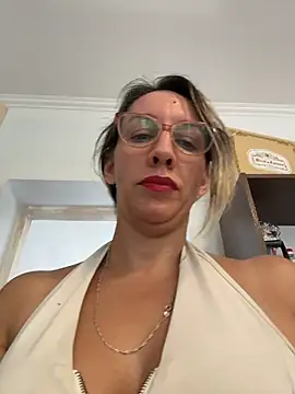 Gatitacarlita live sex cam