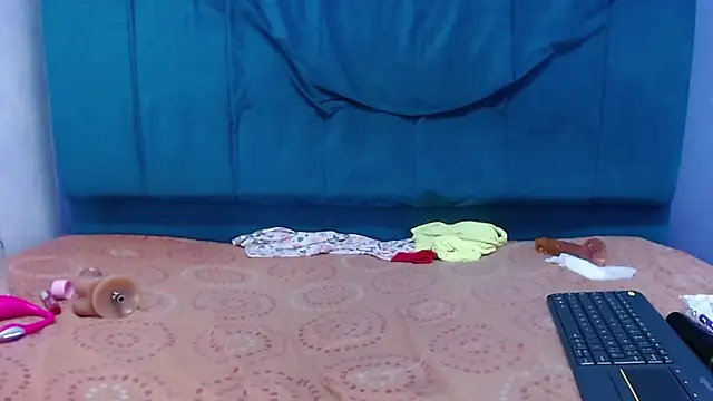 andrea_lopeez's cam snapshot