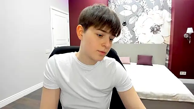 EmiliaYours live sex cam