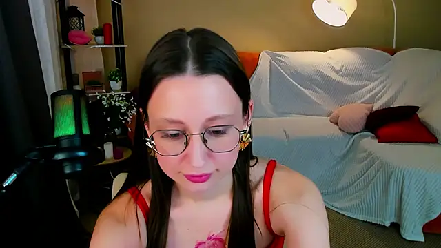 YourLovellyStory live sex cam