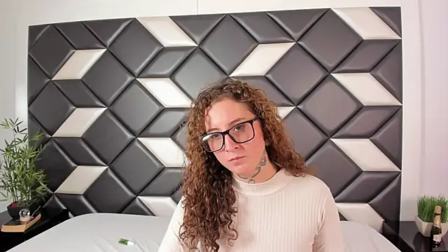 SharonMartini live sex cam