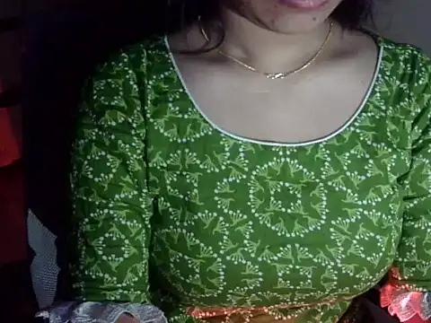 KHWAHIS-'s cam snapshot