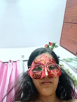 thanusi_2's cam snapshot