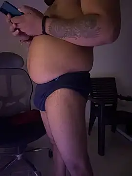 FlirtyxBoy's cam snapshot