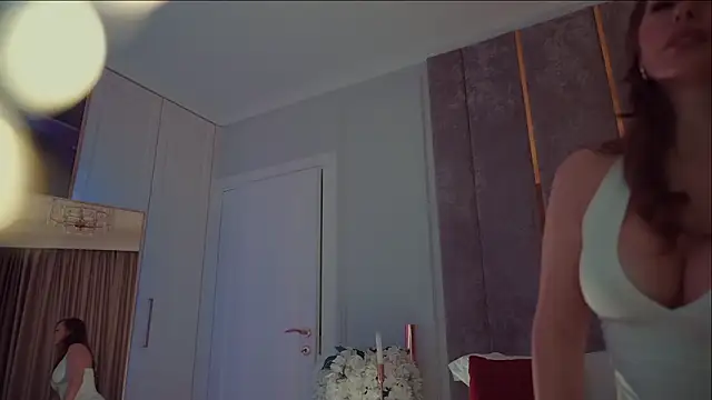 MilaDYstarlight live sex cam