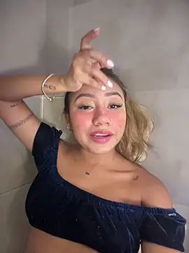 Dulce_Sofi_'s cam snapshot