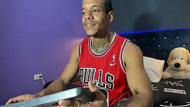 Salomon_koude live sex cam