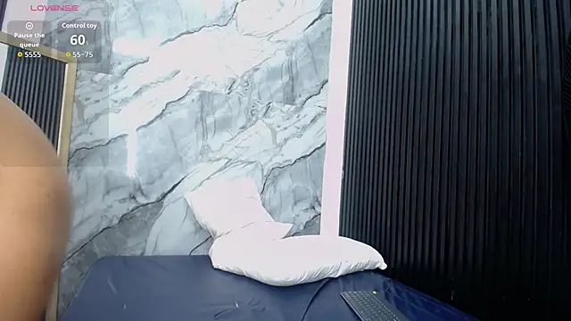 Charlotte_Flanders's cam snapshot