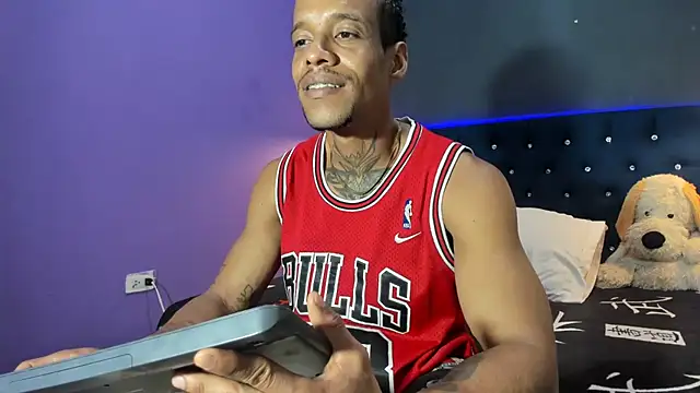 Salomon_koude live sex cam