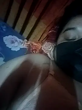 x_-hot's cam snapshot