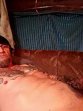 ShawnandDani7074's cam snapshot