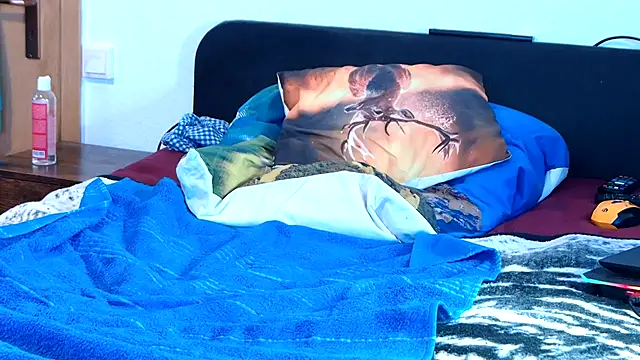 Manfred1012 live sex cam