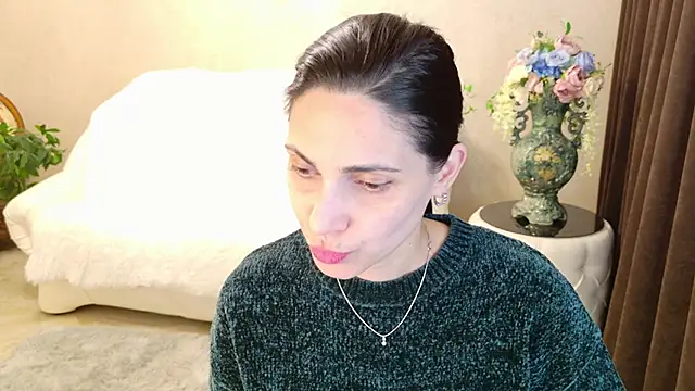 LovelyBeatrice live sex cam